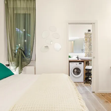 In Centro, 5 Minuti Dalla Stazione Apartment *