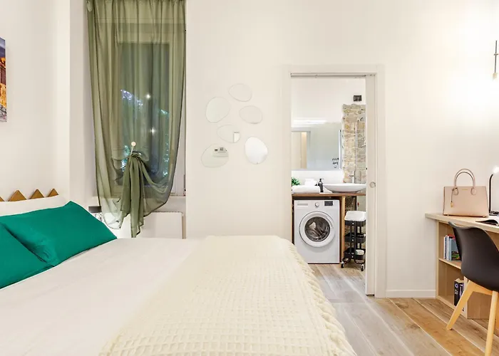 In Centro, 5 Minuti Dalla Stazione Apartment *